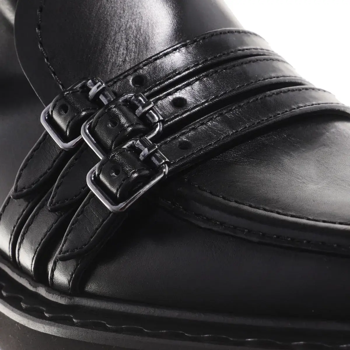 Schwarze Leder-Stiefelette mit Schnallen