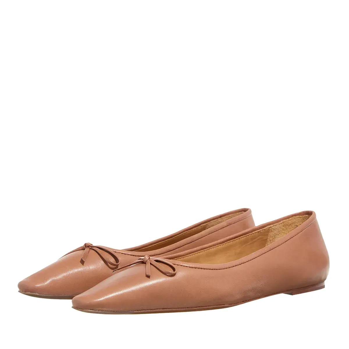 Spitz zulaufende Ballerinas aus Leder