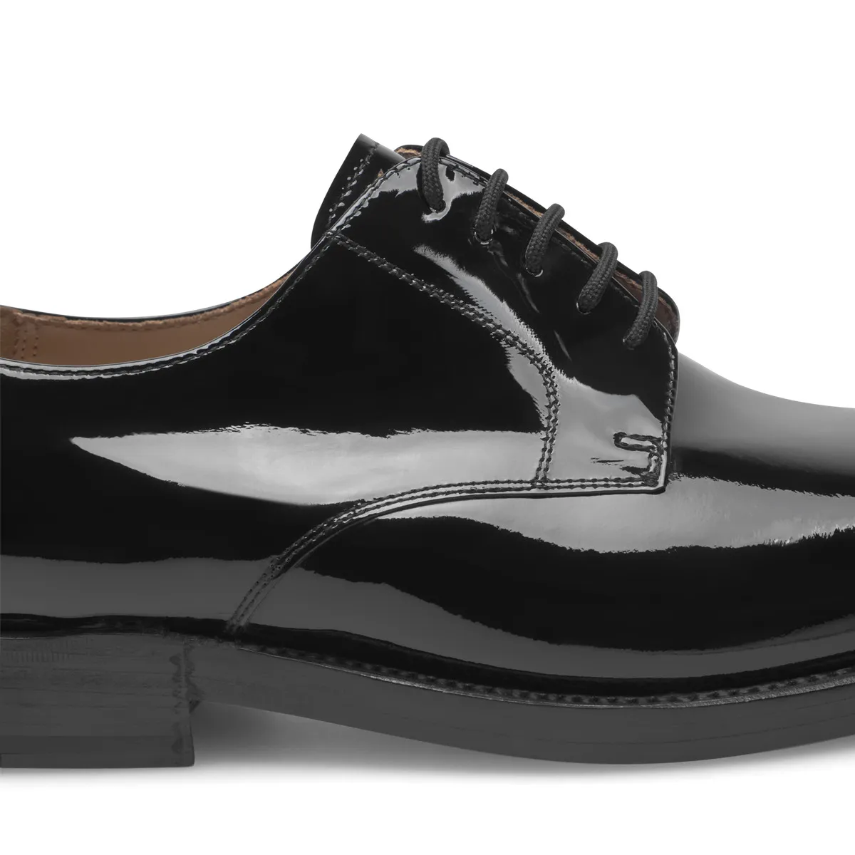 Klassische Oxford Schuhe aus Lackleder