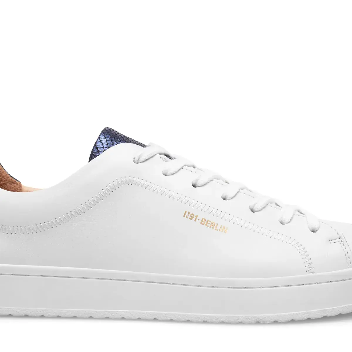 Weiße Leder-Court-Sneakers mit niedrigem Schaft