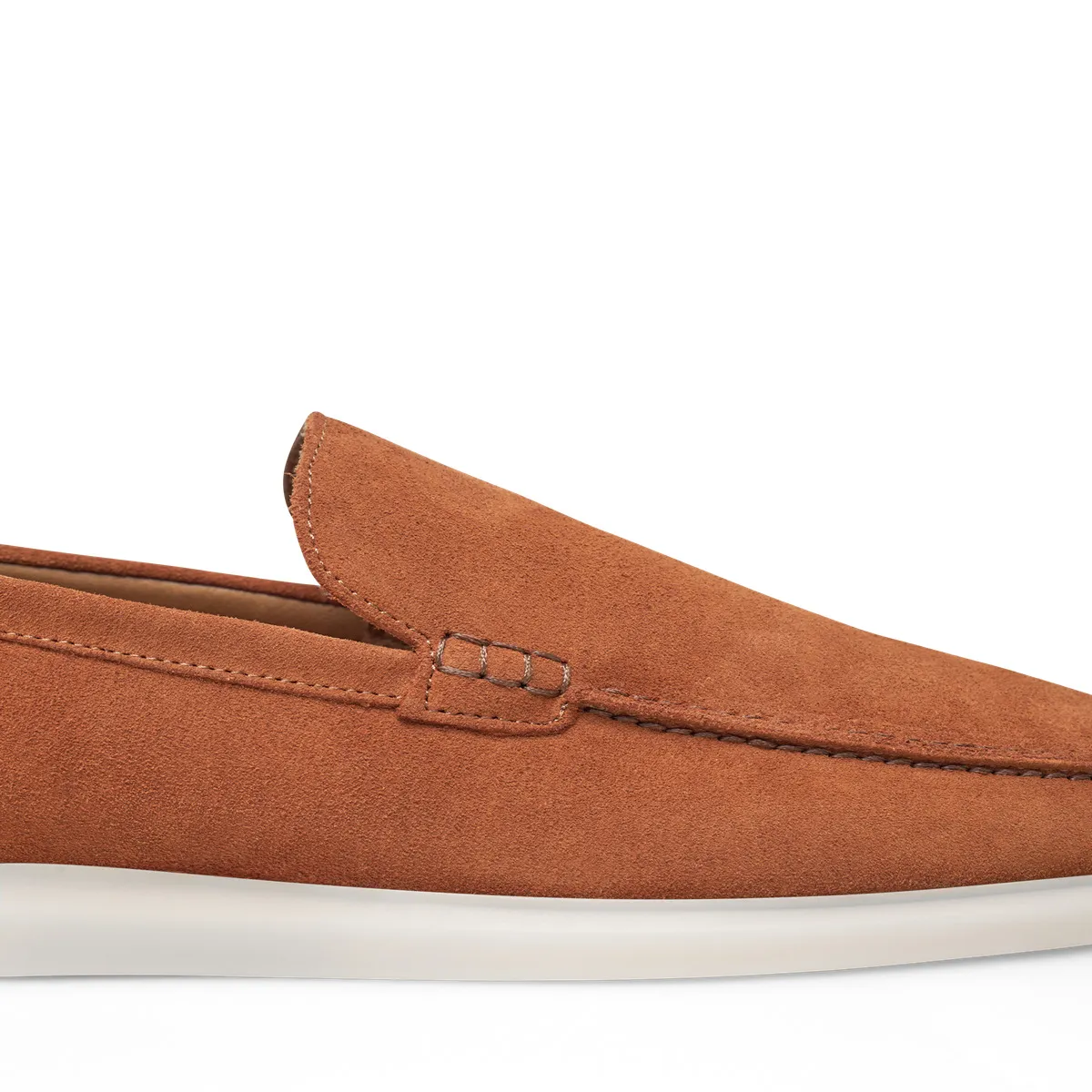 Brauner Wildleder Penny Loafer mit weißer Sohle
