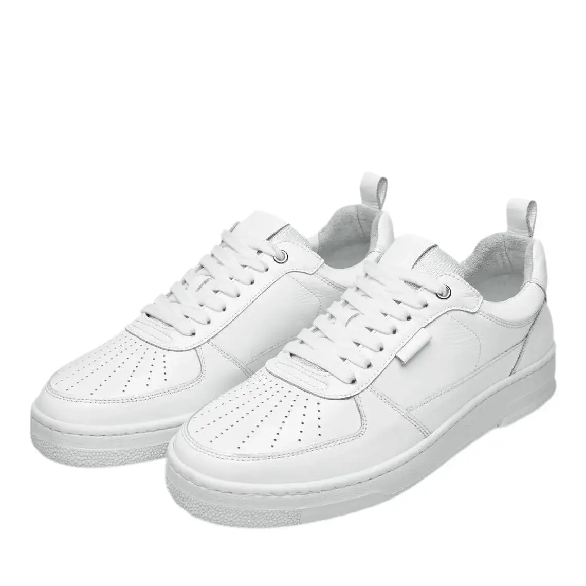 Minimalistische weiße Leder-Sneakers