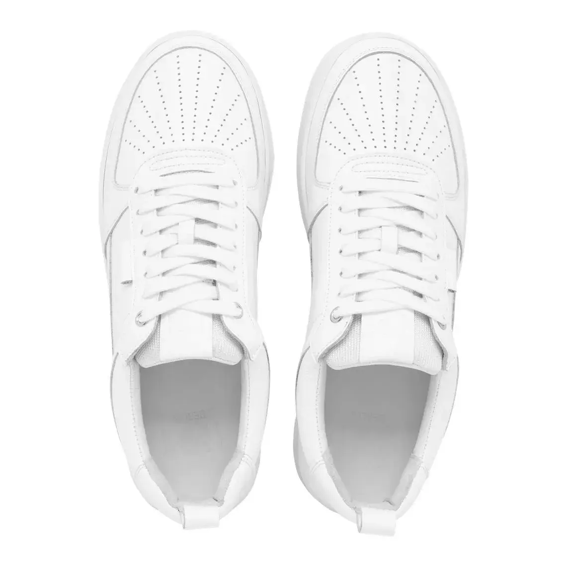 Minimalistische weiße Leder-Sneakers