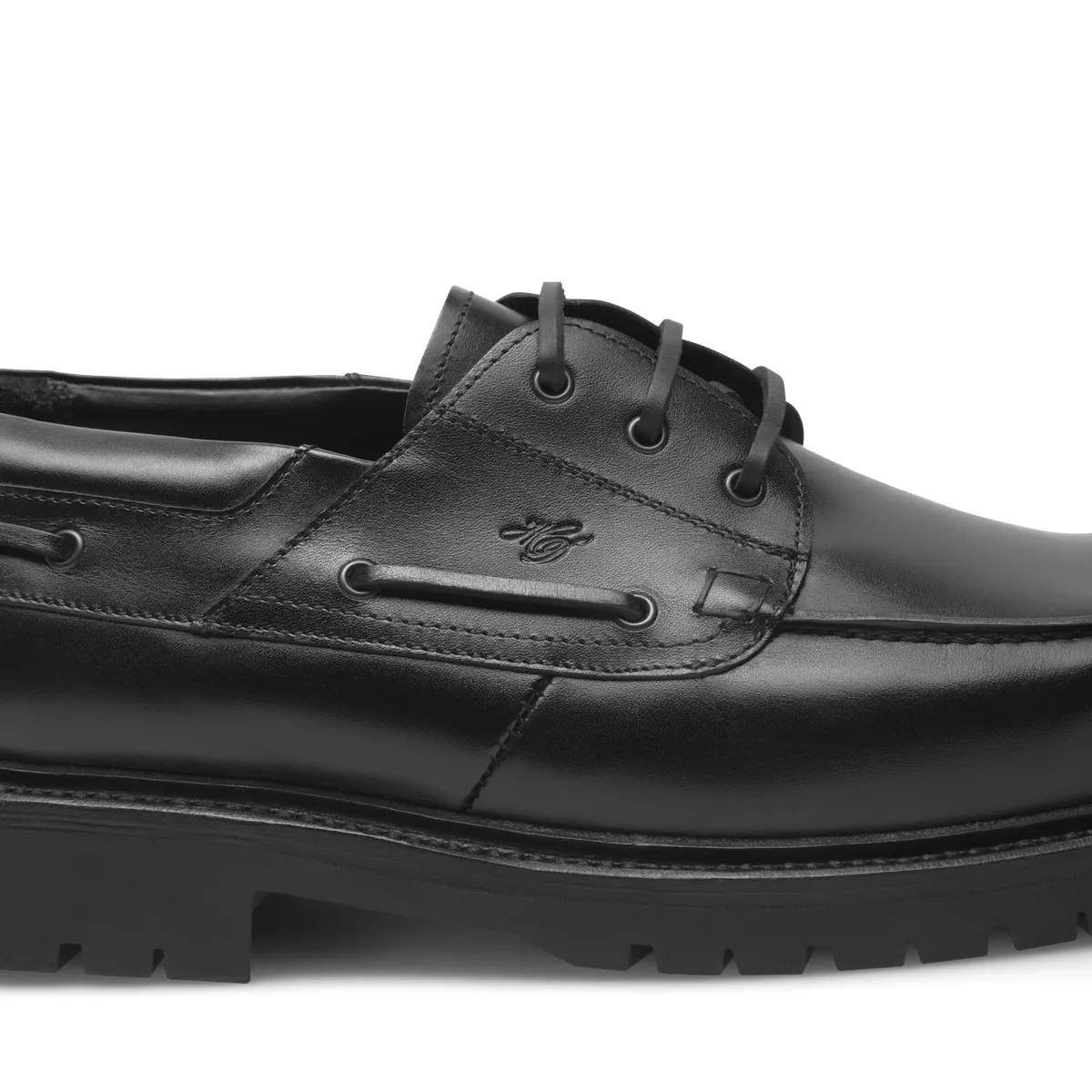 Schwarzer Lederschuh mit Schnürsenkeln