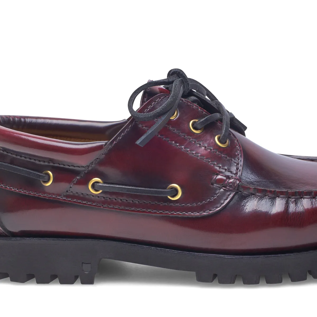 Burgunderfarbener Bootsschuh mit Profilsohle aus Leder