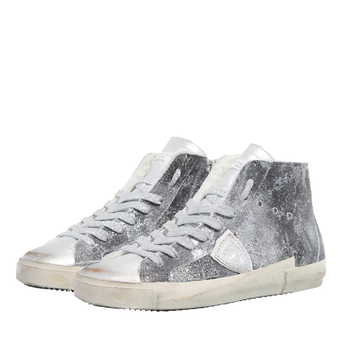 High-Top Mode Sneaker