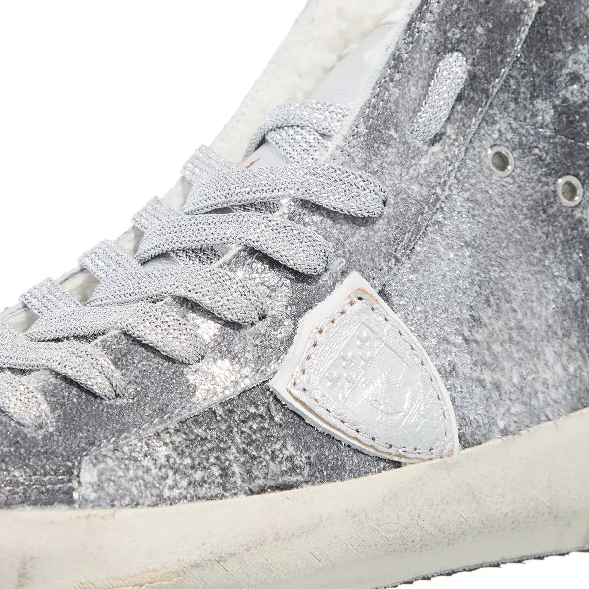 High-Top Mode Sneaker