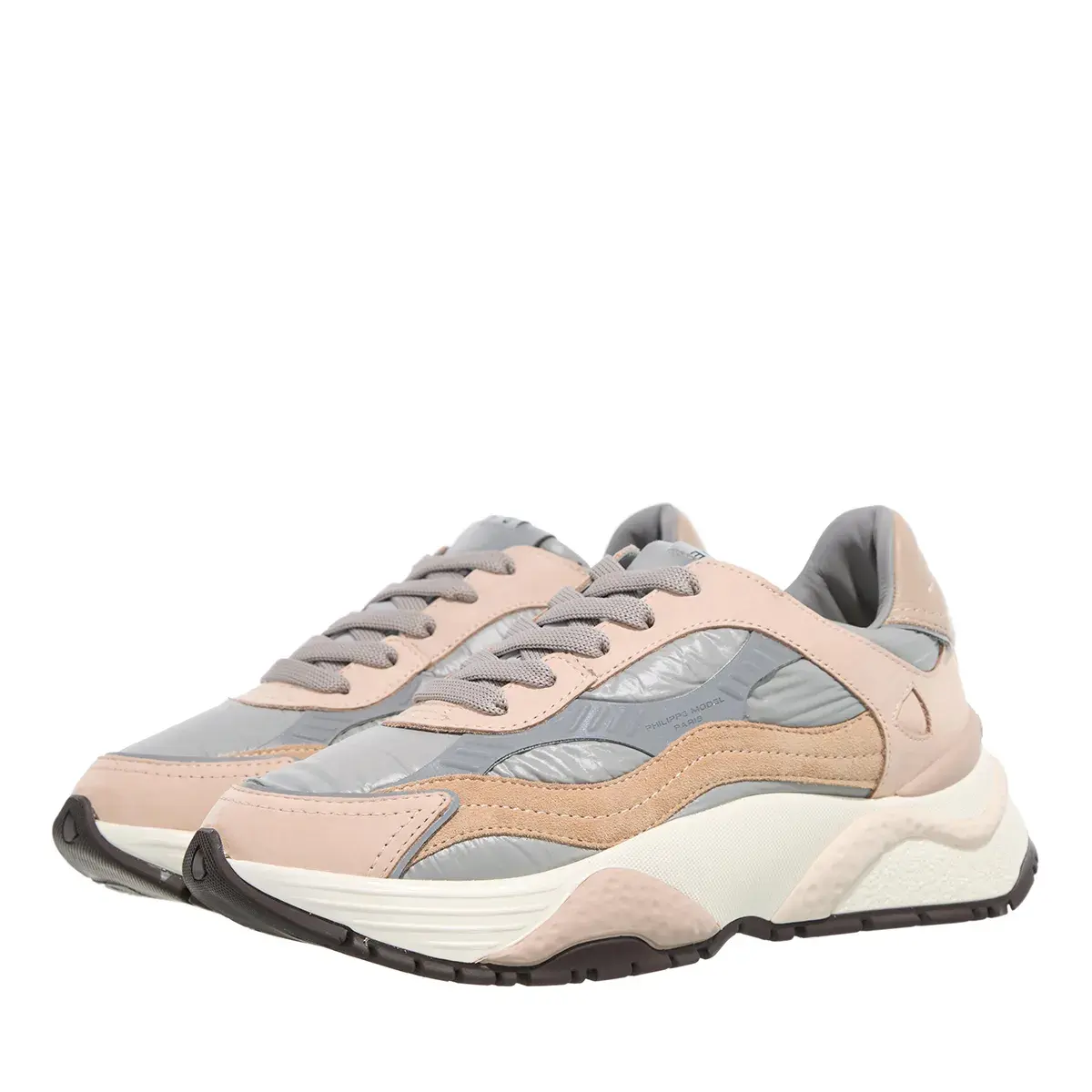Trendiger Sneaker mit Paneelen und klobiger Sohle