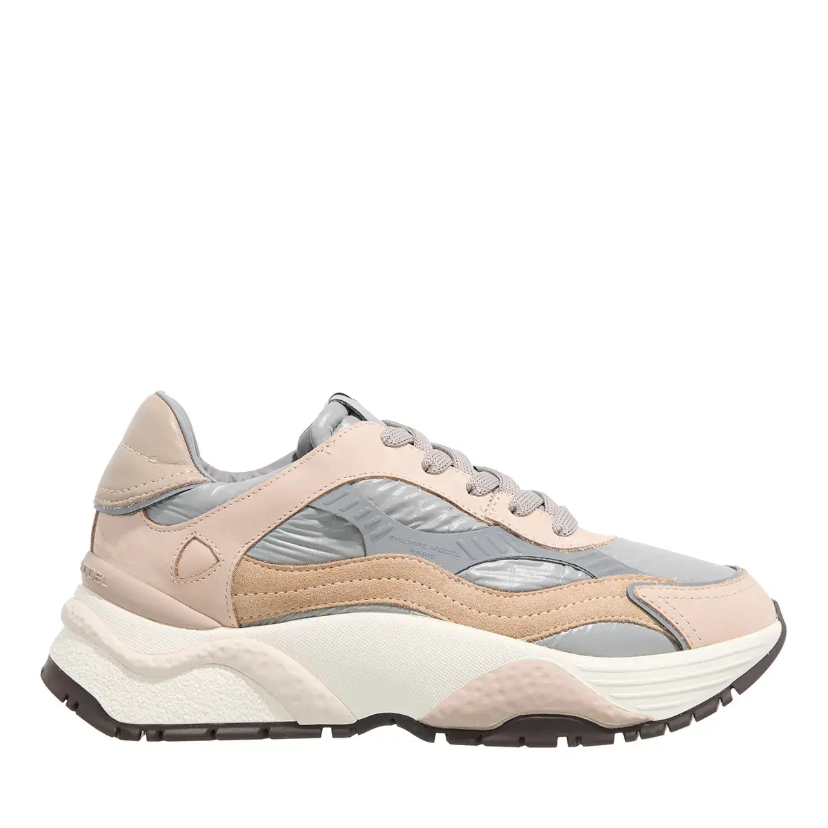 Trendiger Sneaker mit Paneelen und klobiger Sohle