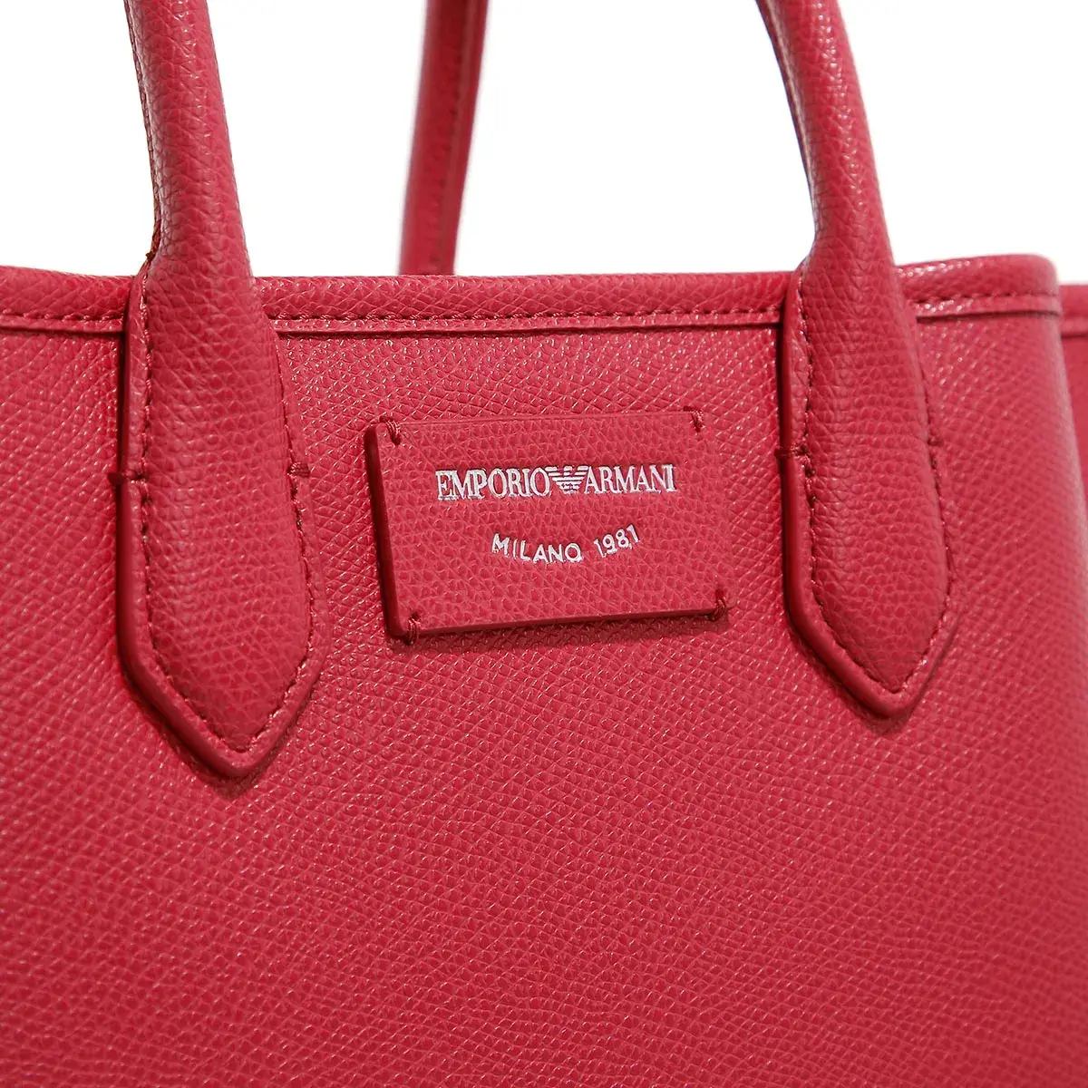 Strukturierte Mini-Handtasche aus Leder