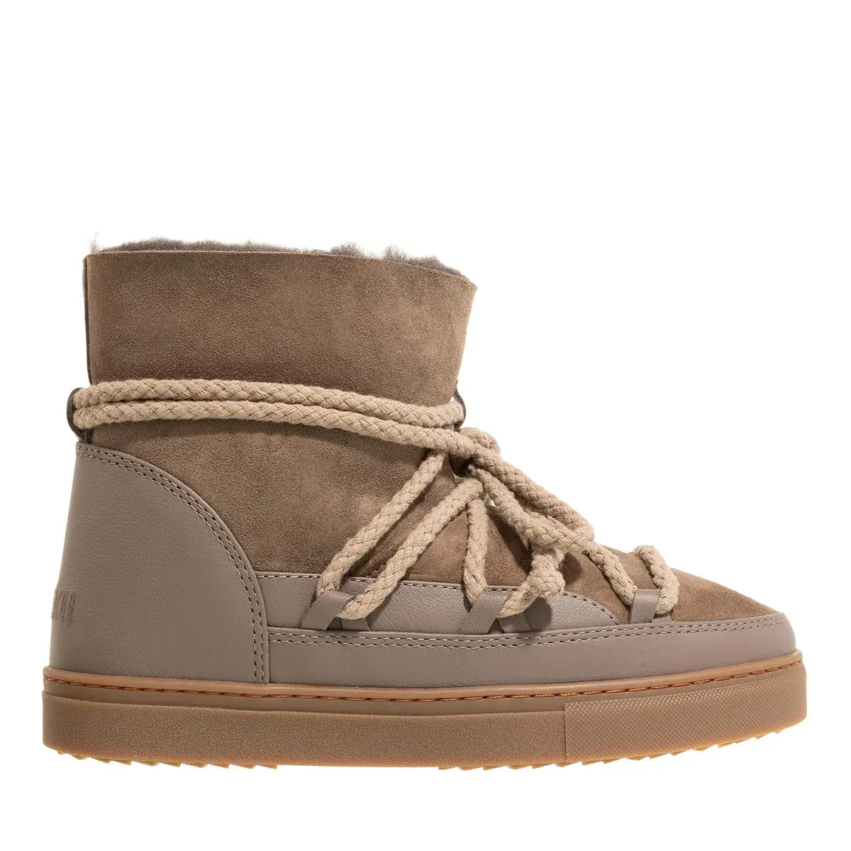 Schnürstiefel mit Shearlingfutter