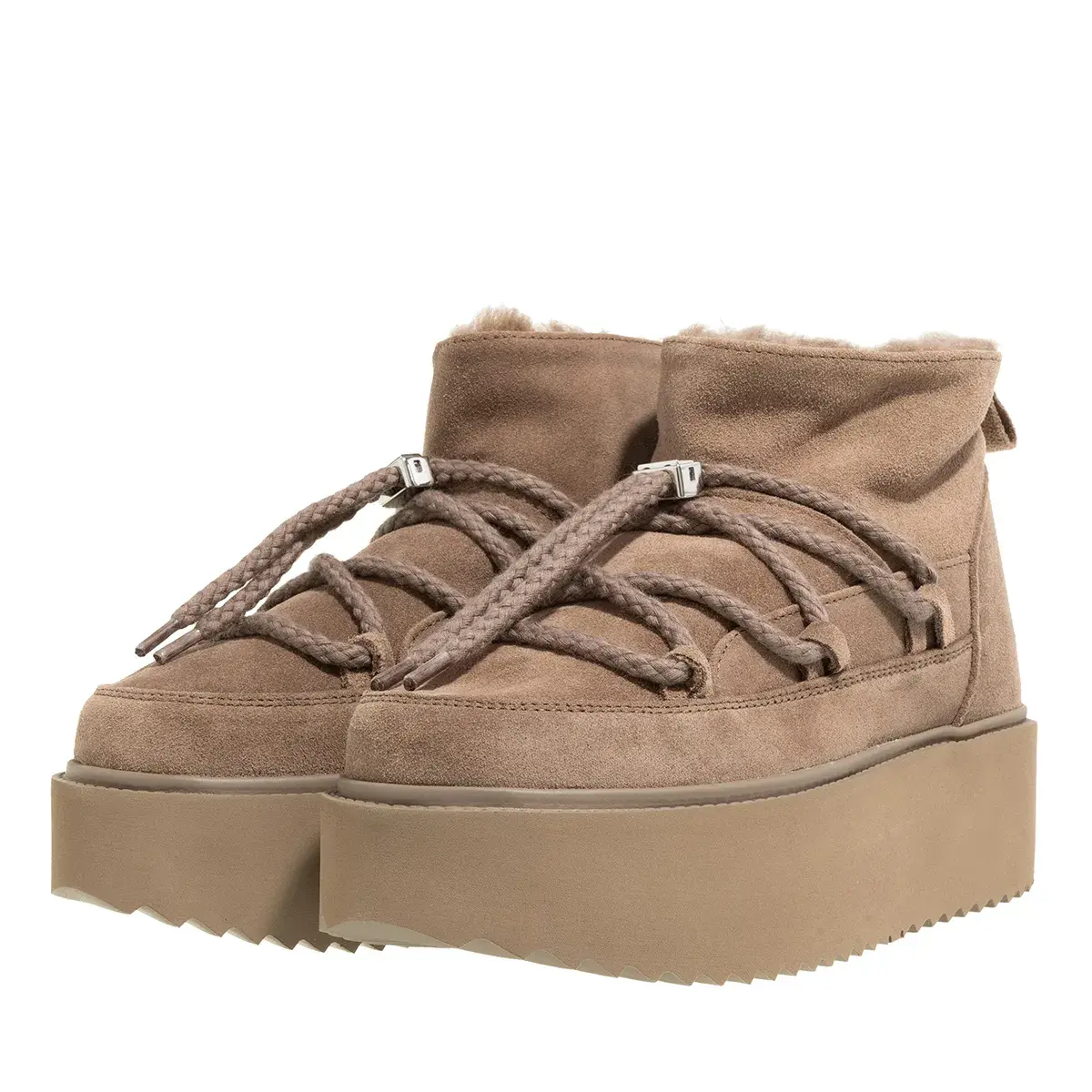 Klassische Winterstiefel mit niedrigem Plateau