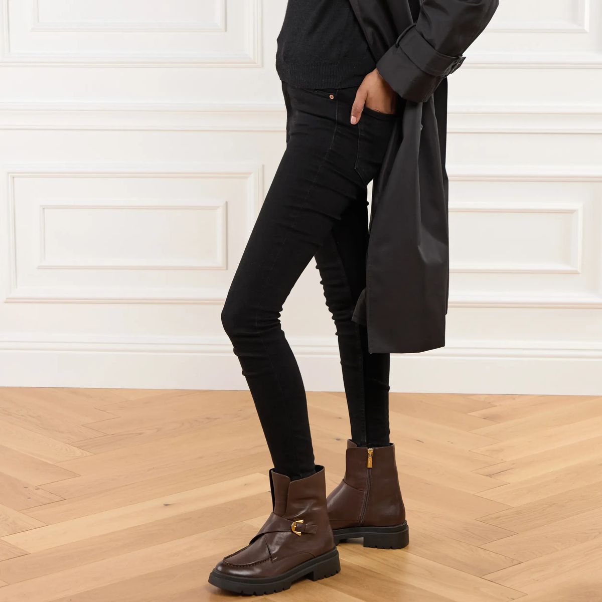 Leder- Stiefelette mit Schnallenakzent