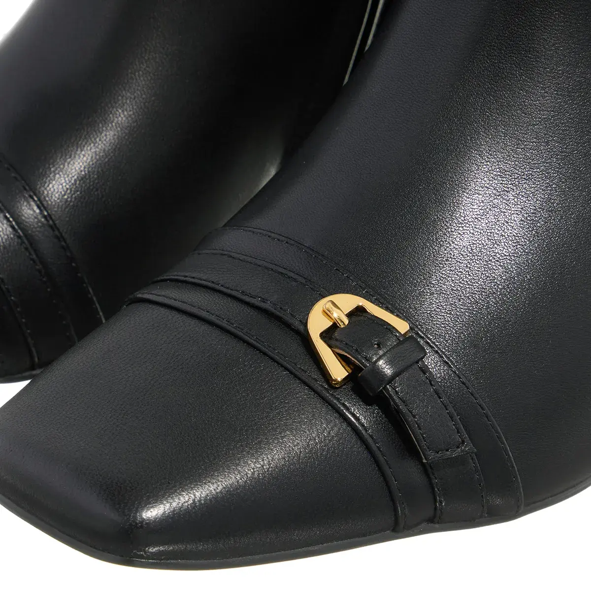 Schwarze Stiefeletten mit Absatz aus Leder