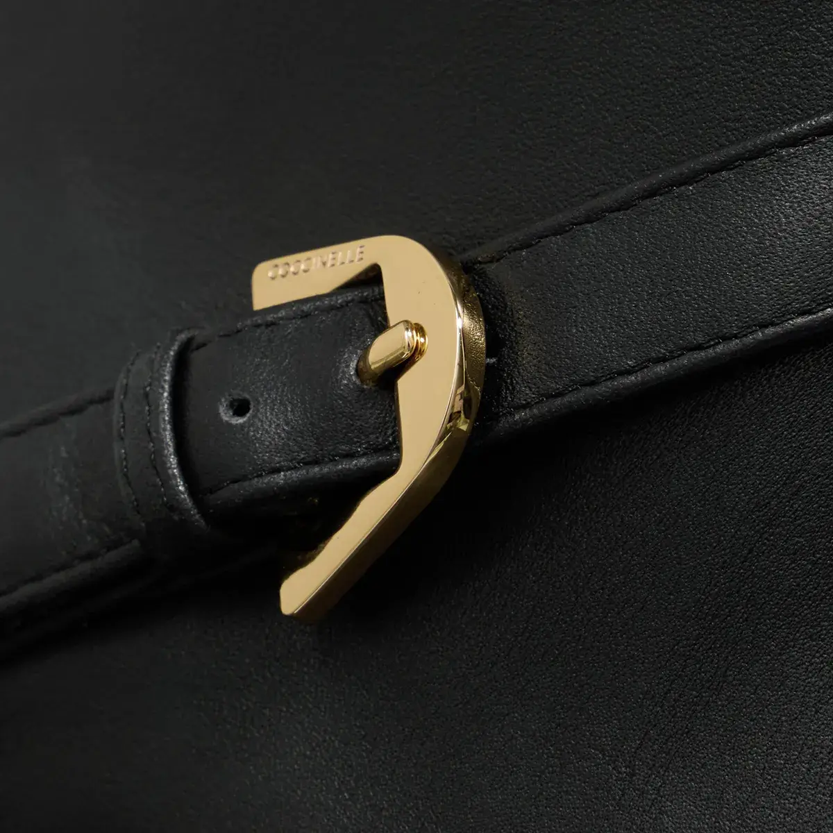 Schwarze Leder-Stiefeletten mit Schnalle