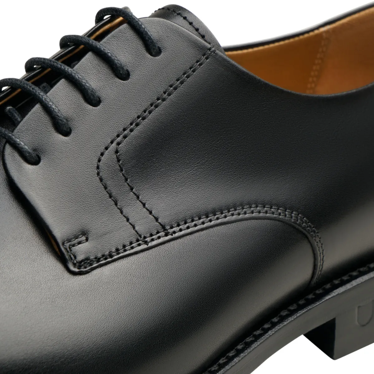 Klassischer schwarzer Plain Derby Schnürschuh