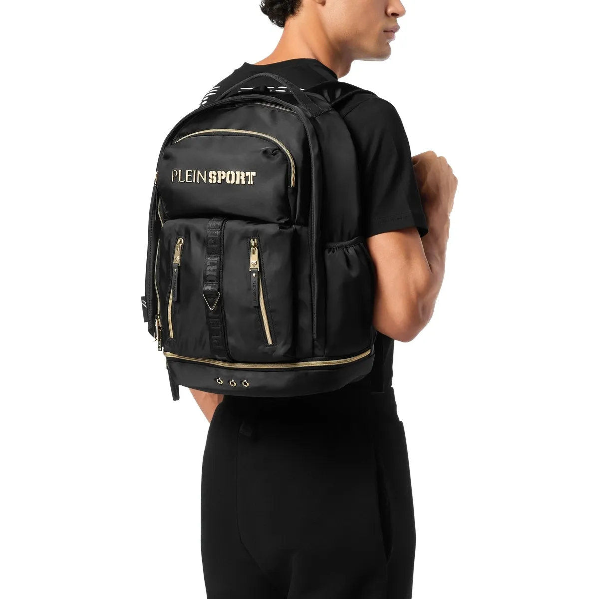 Sportlicher Nylon-Rucksack mit Reißverschlüssen