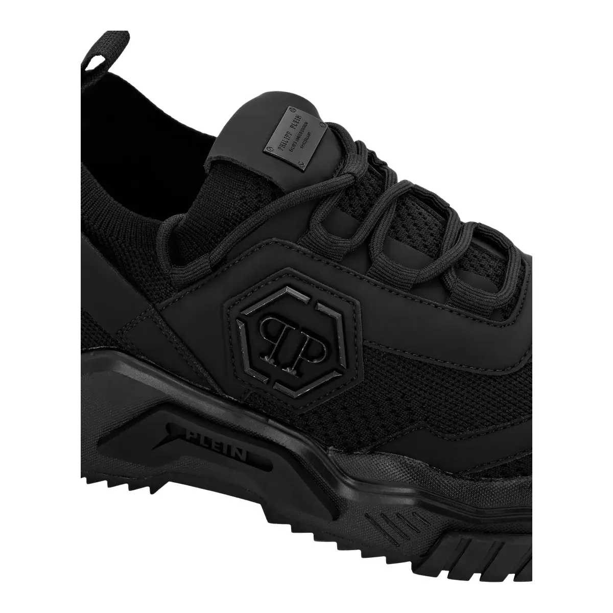 Schlanker, schwarzer Predator Lauf-Sneaker