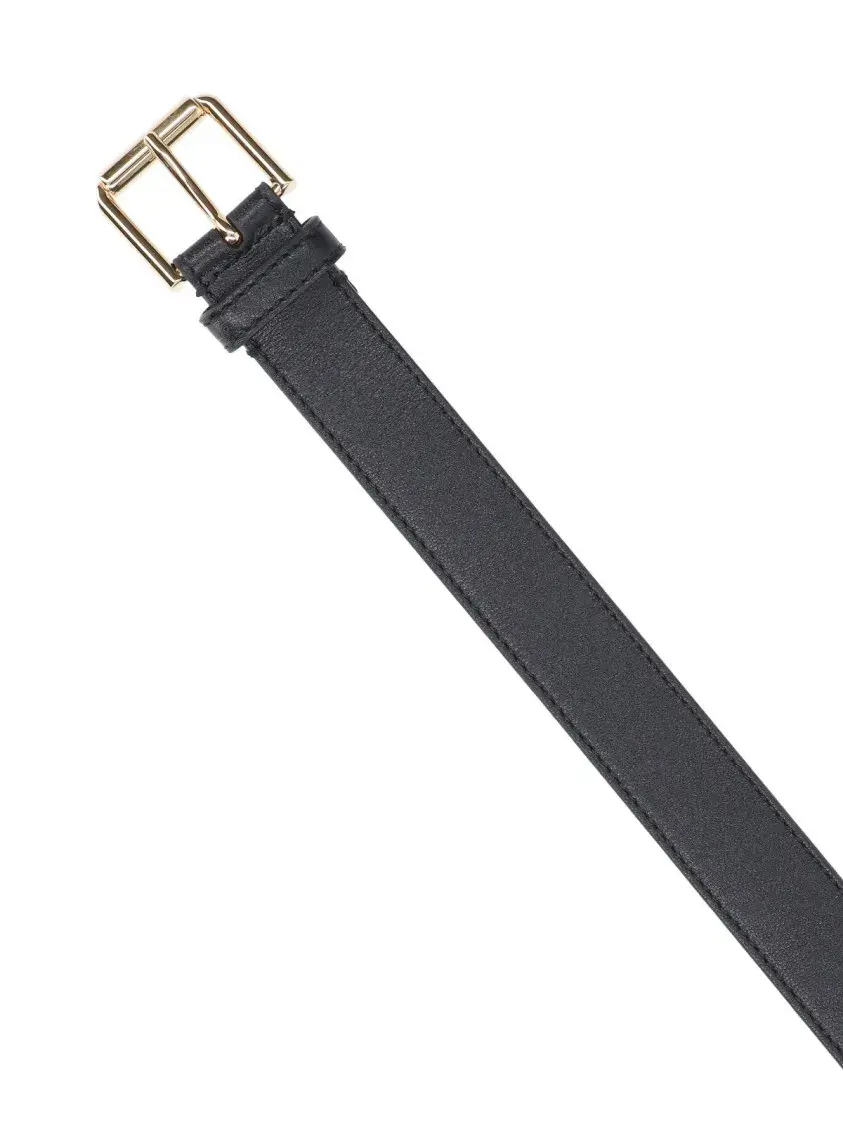 Klassischer Ledergürtel mit Goldschnalle