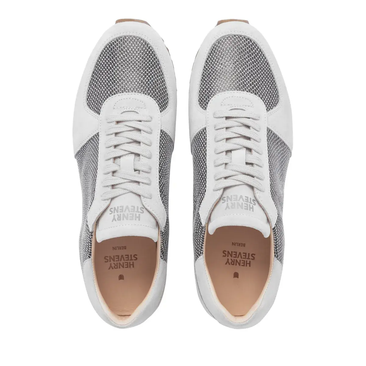 Moderne Low-Top-Sneakers mit Schlangenhaut-Effekt