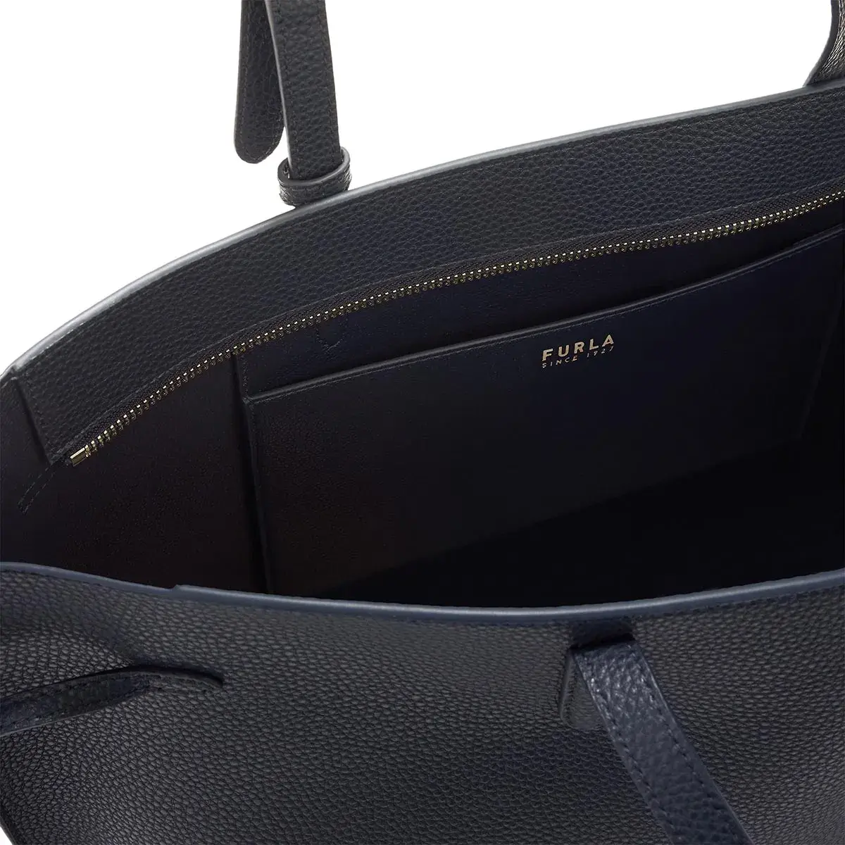 Strukturierte Leder-Henkeltasche mit Riemen