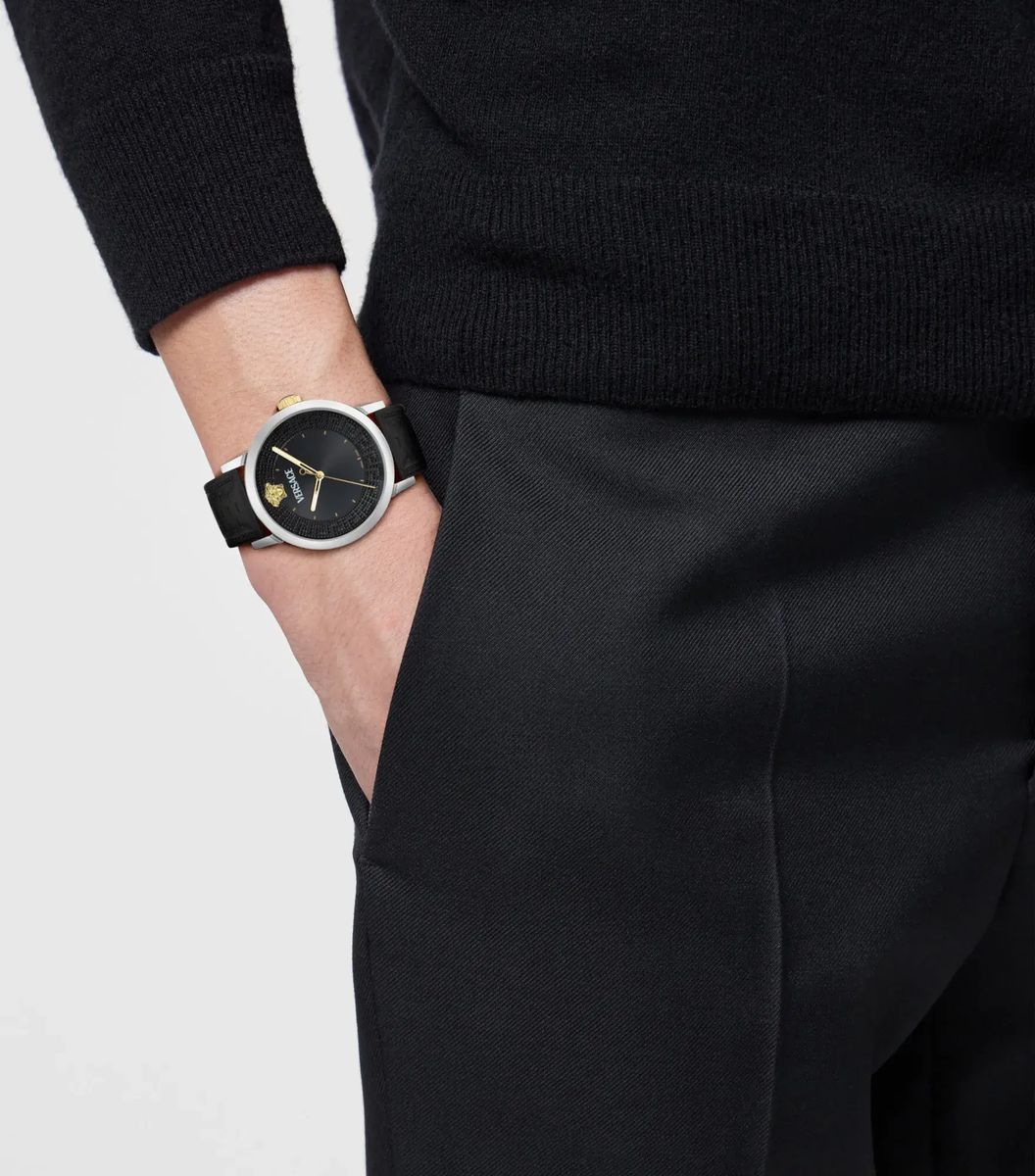 Elegante analoge Uhr mit Lederarmband