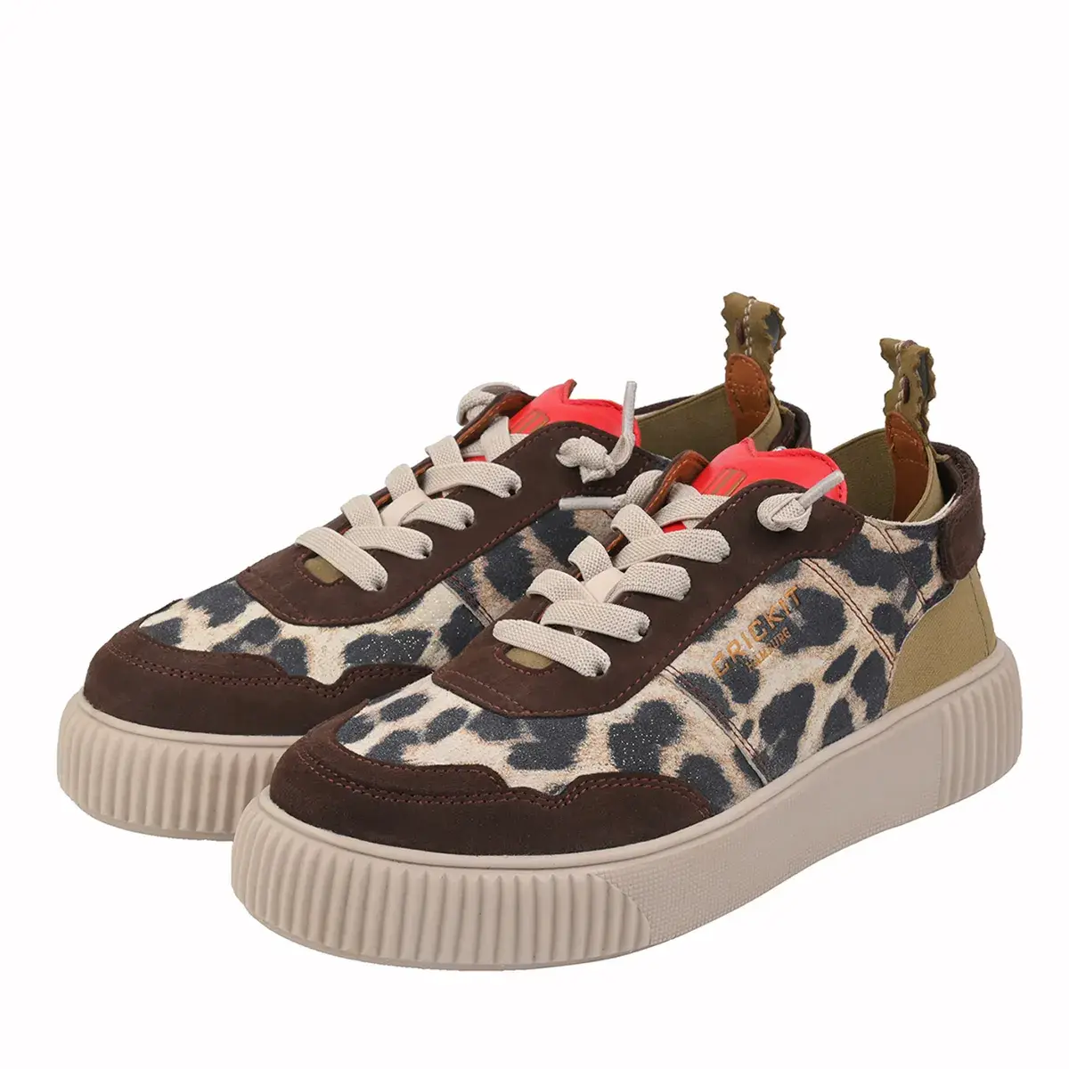 Low-Top Plateau Sneaker mit Leopardenmuster