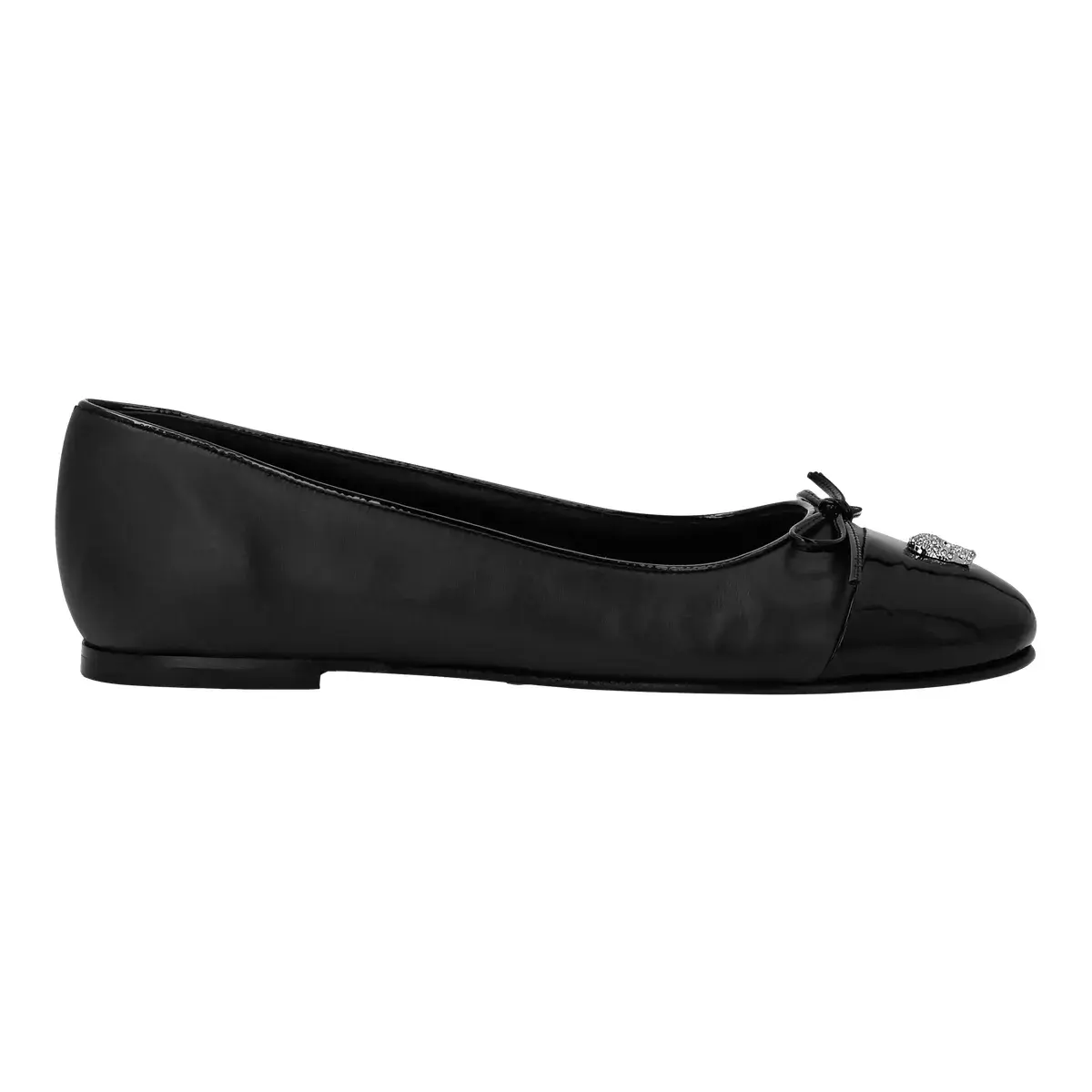 Elegante Ballerinas aus Lackleder mit Totenkopf