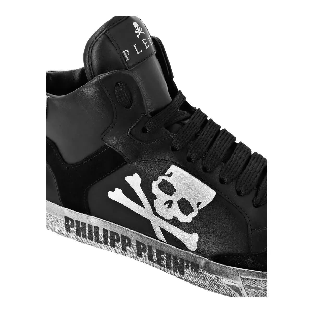 Auffällige High-Top-Skull-Sneakers