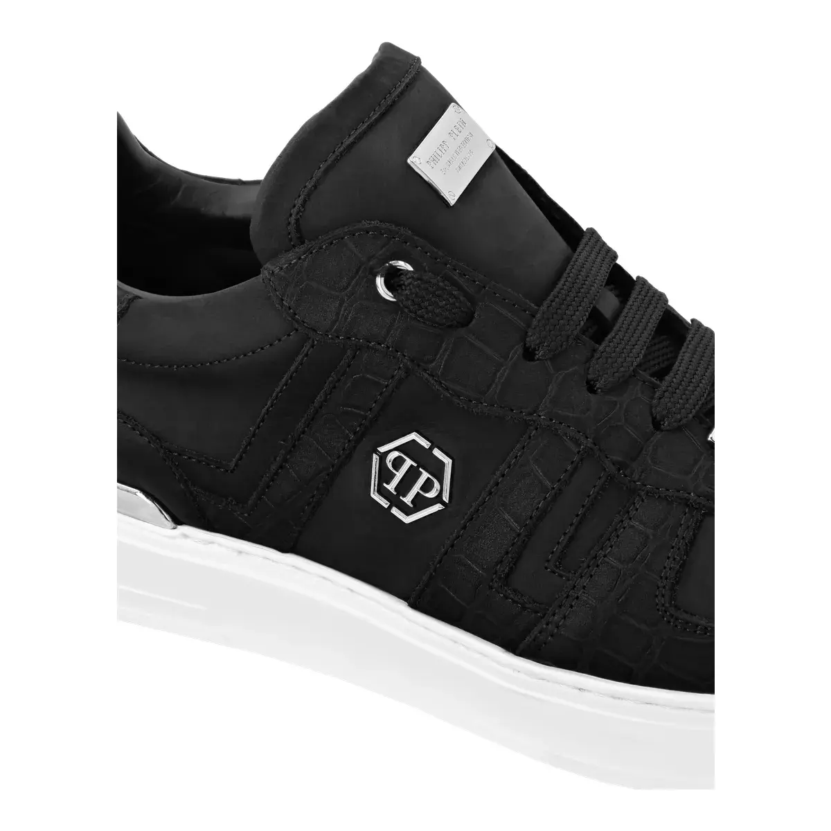 Schwarze Low-Top-Sneakers aus geprägtem Leder