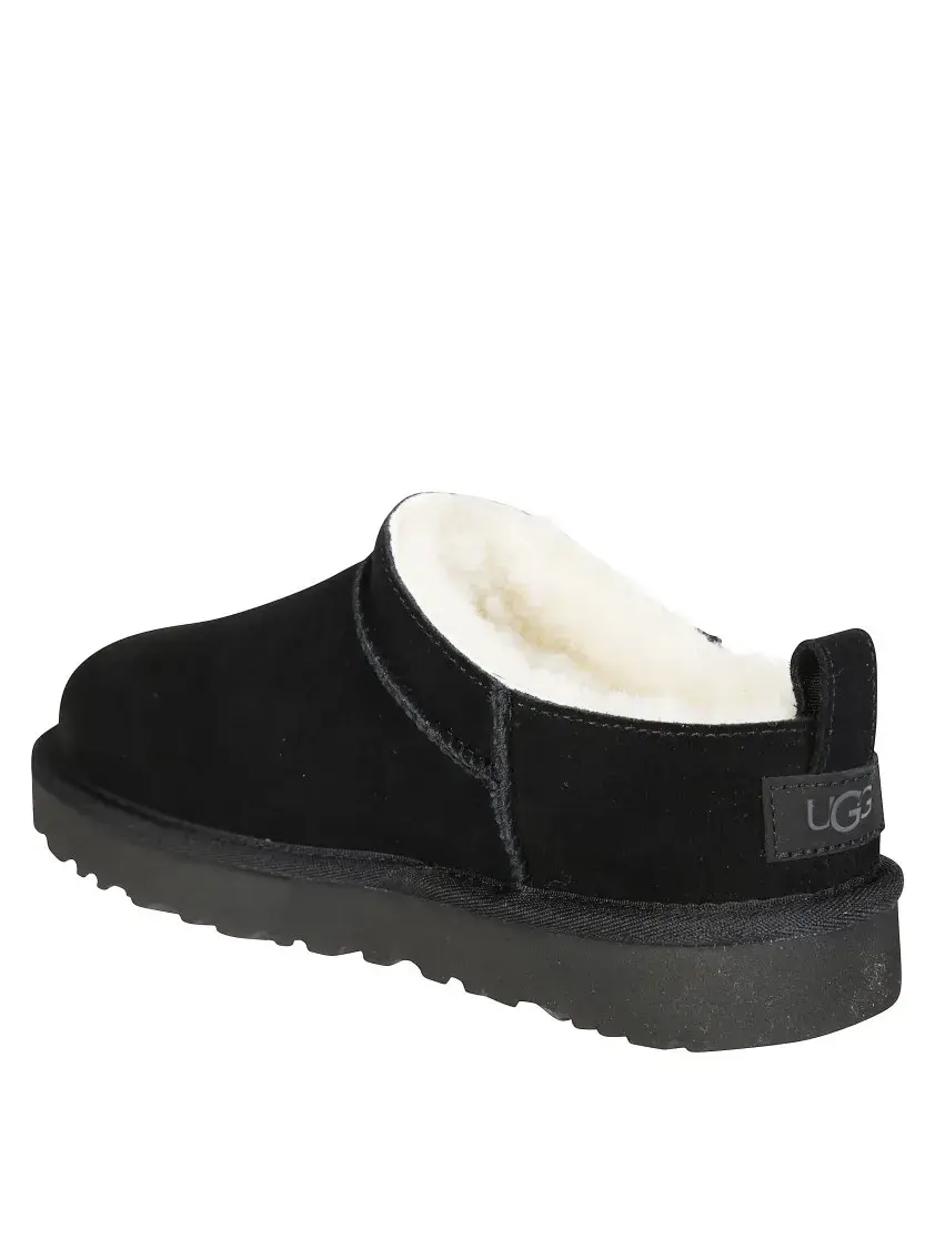 Klassischer Wildleder Slipper zum Reinschlüpfen