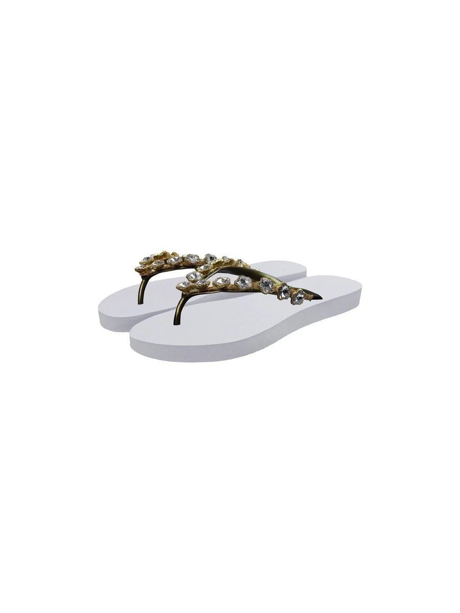 Flip-Flops mit Blumenakzent und Schmucksteinen