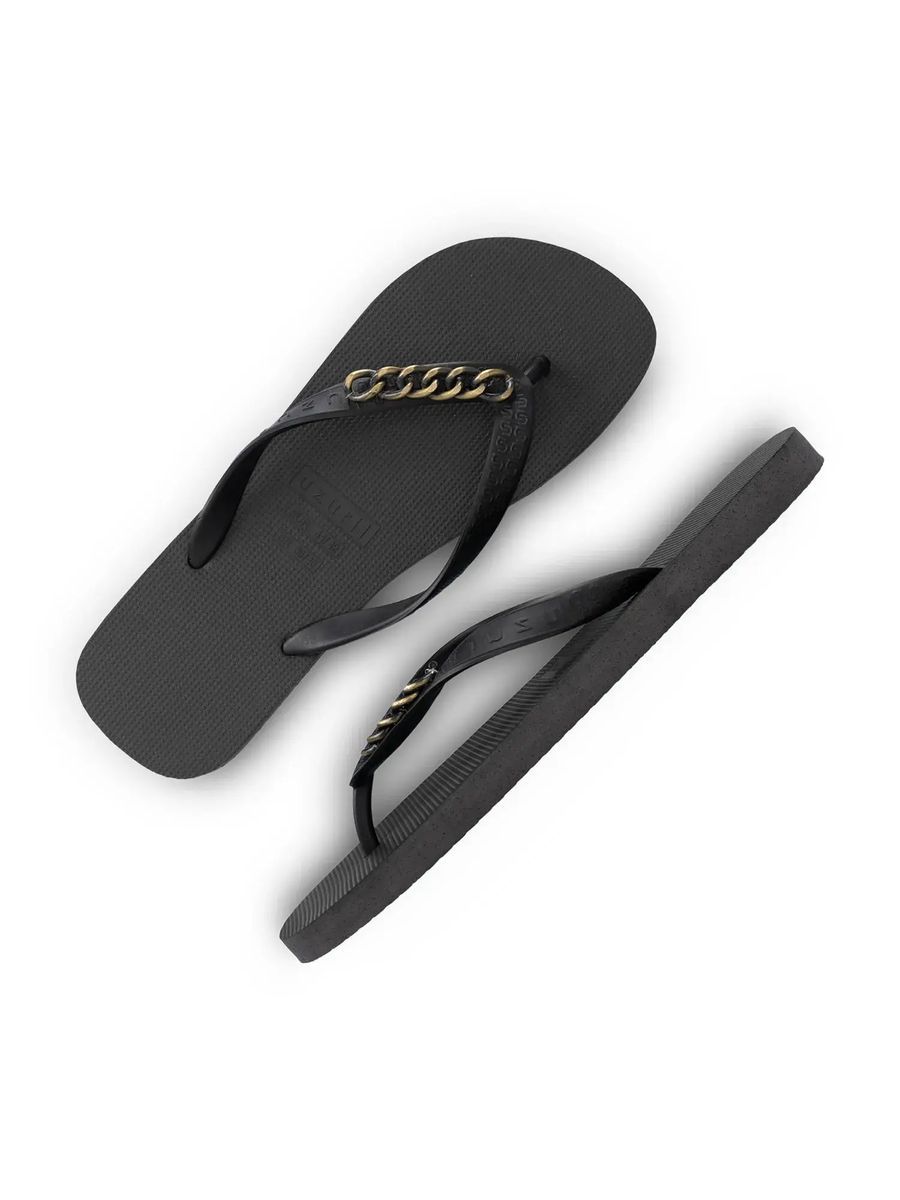 Schwarze Zehentrenner mit goldener Kette