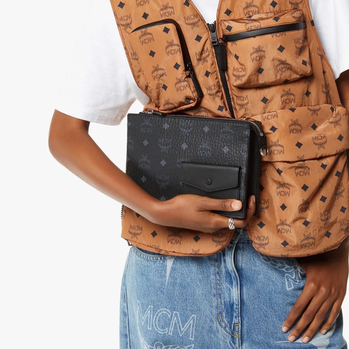 Crossbody Bag mit Logo-Print und Tasche