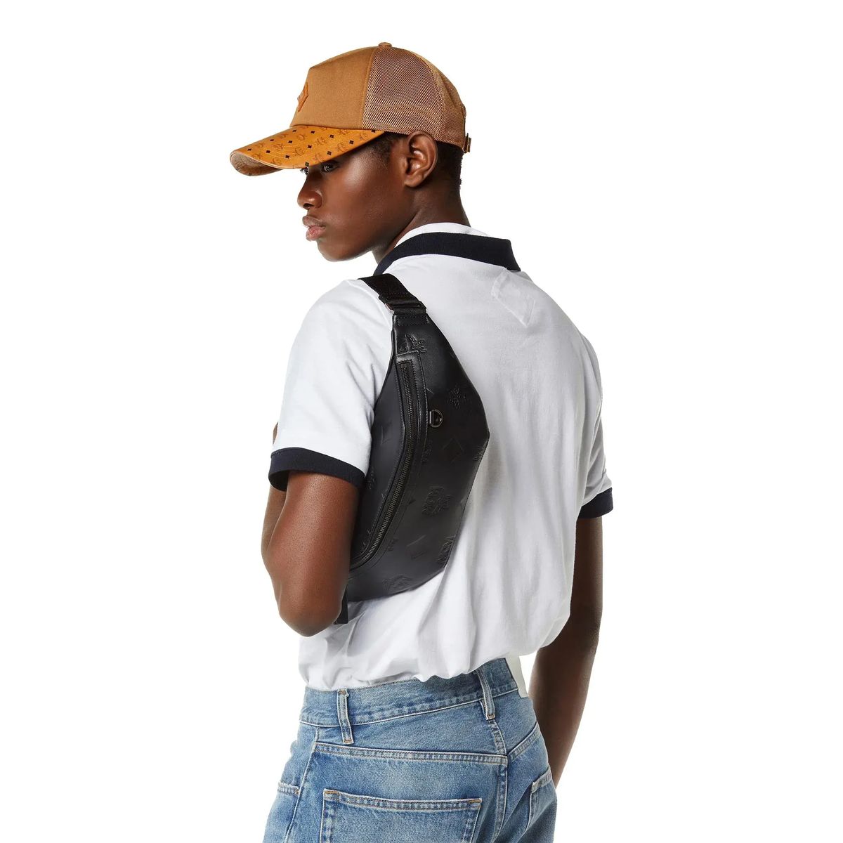 Gürteltasche aus Leder mit geprägtem Logo