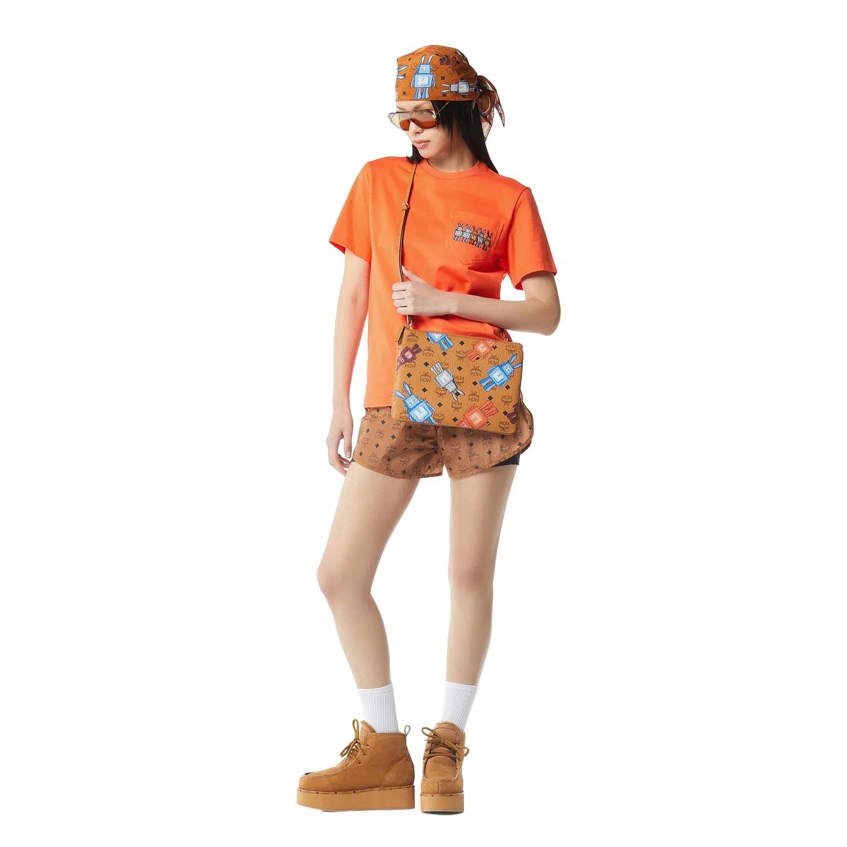 Flache Tasche mit Grafikmuster
