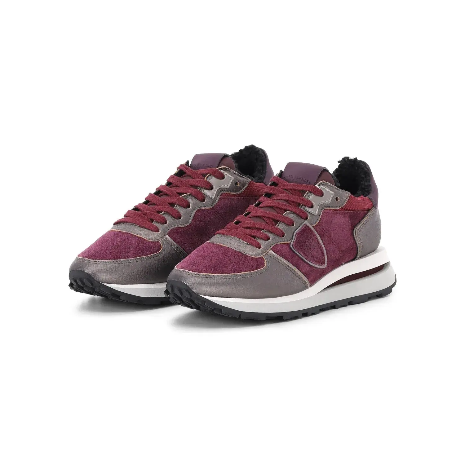 Burgunderfarbener Wildleder Low-Top Sneaker
