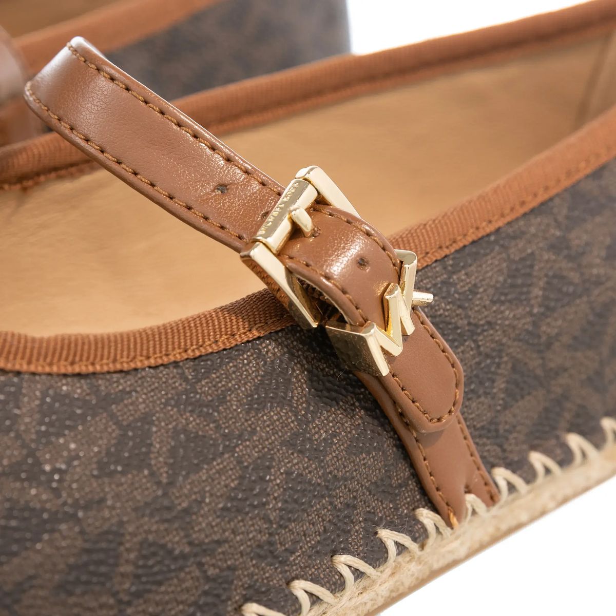 Espadrille-Ballerinas mit Monogramm und Knöchelriemen