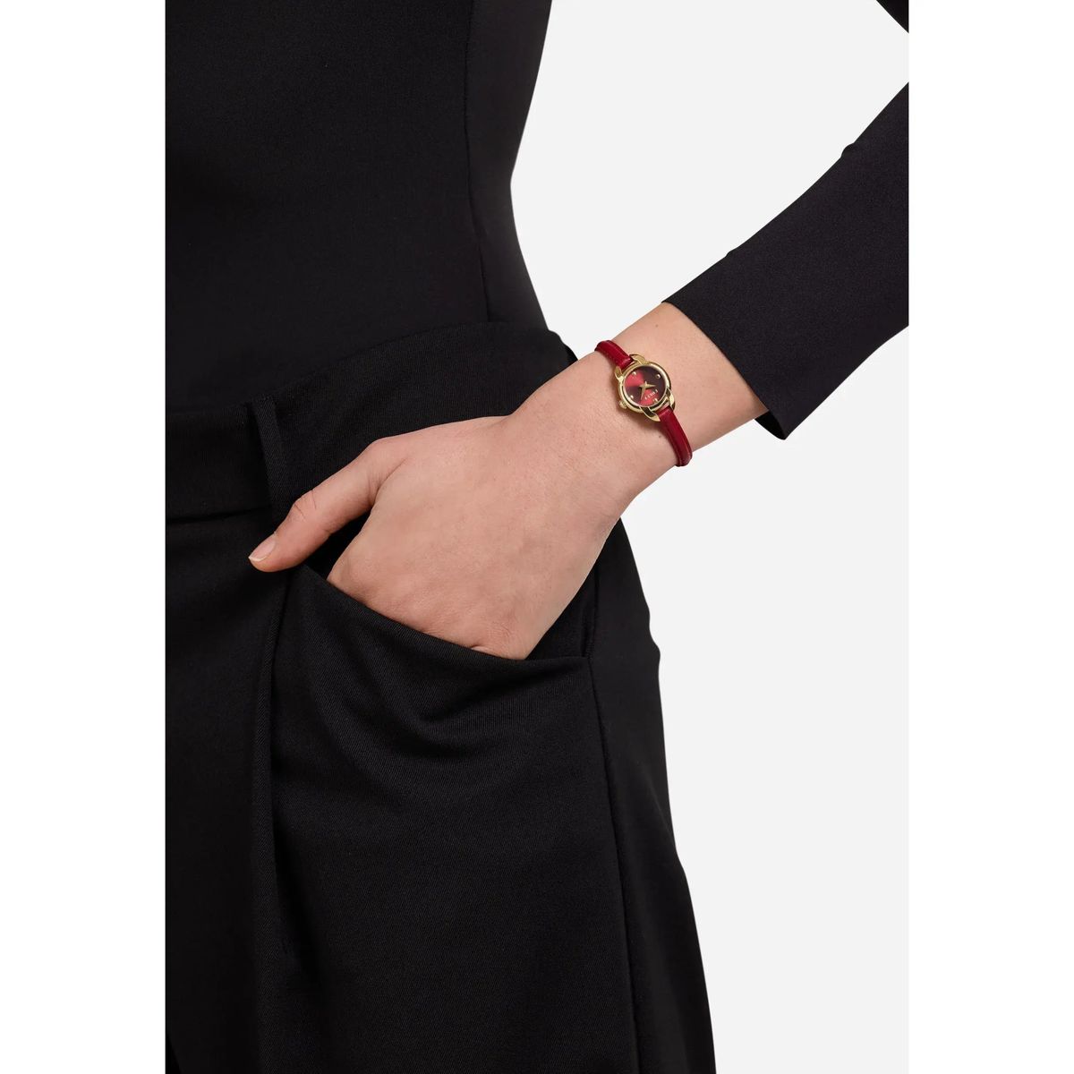 Elegante Petite Burgunder Zifferblatt Uhr