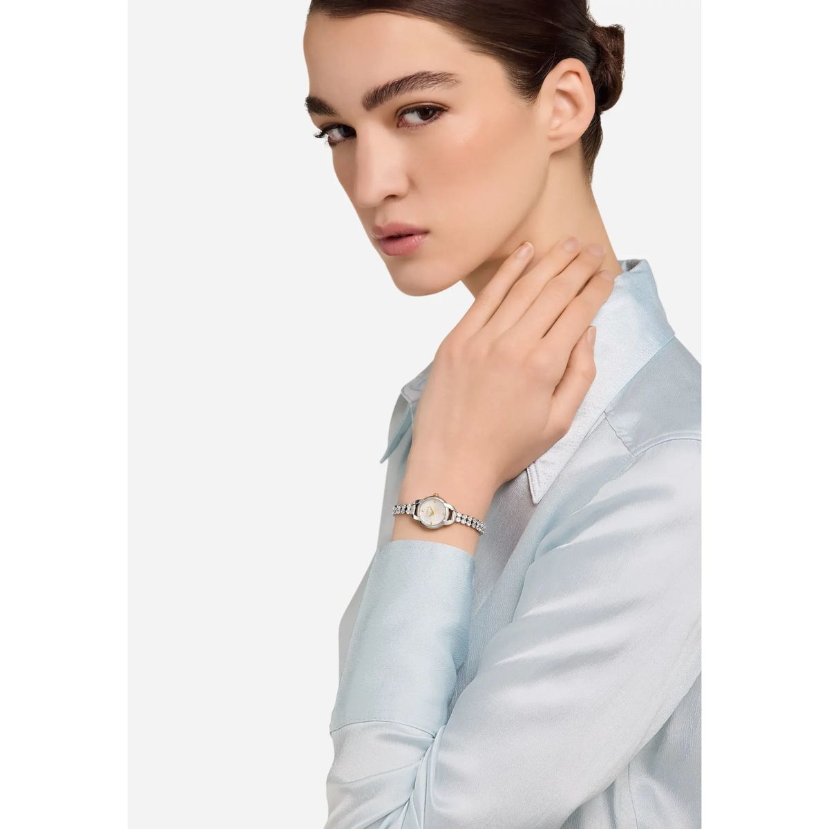 Kristallbesetzte silberfarbene Armbanduhr