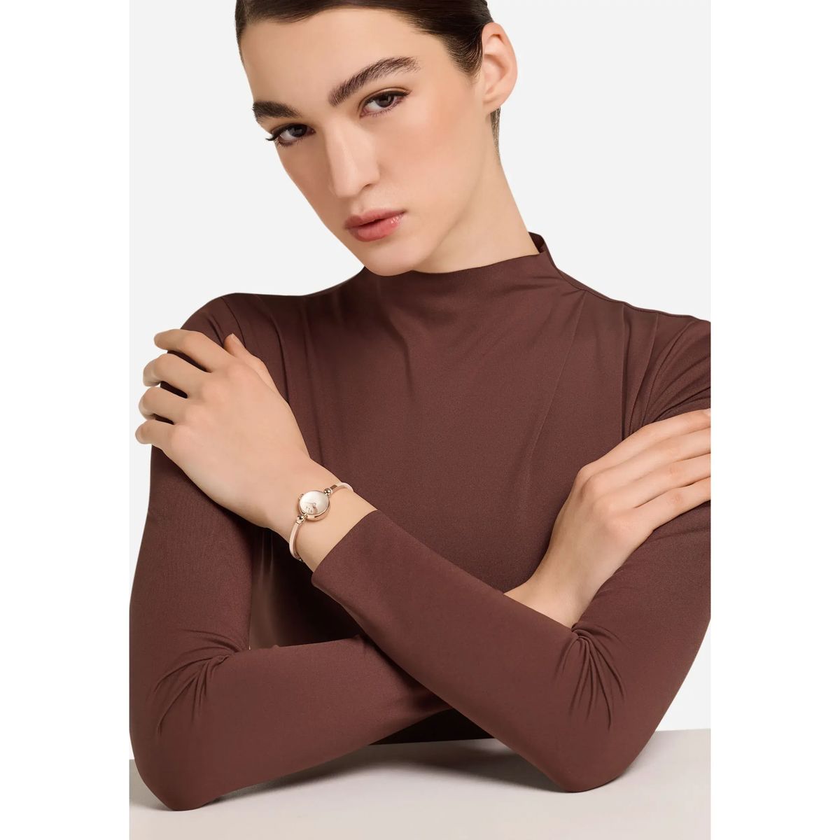Roségoldene Armreif-Uhr Miasfera