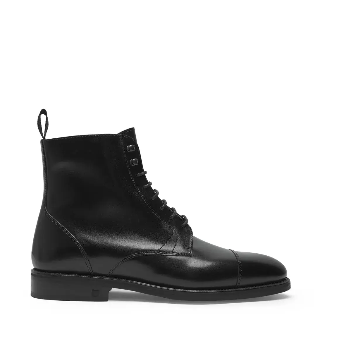 Schwarze Derby Stiefel aus Leder mit Zehenkappe