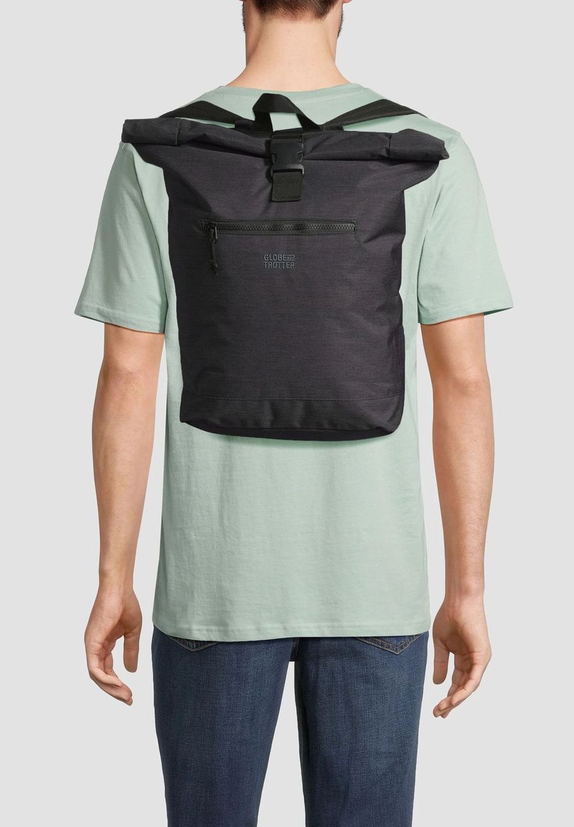 Minimalistischer Roll-Top Tagesrucksack mit Fächern