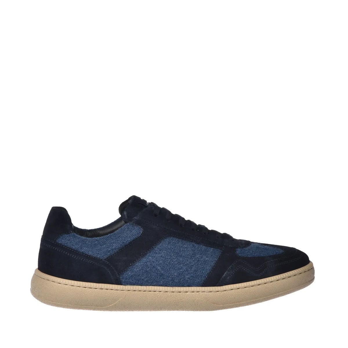 Blaue Wildleder- und Denim-Sneakers