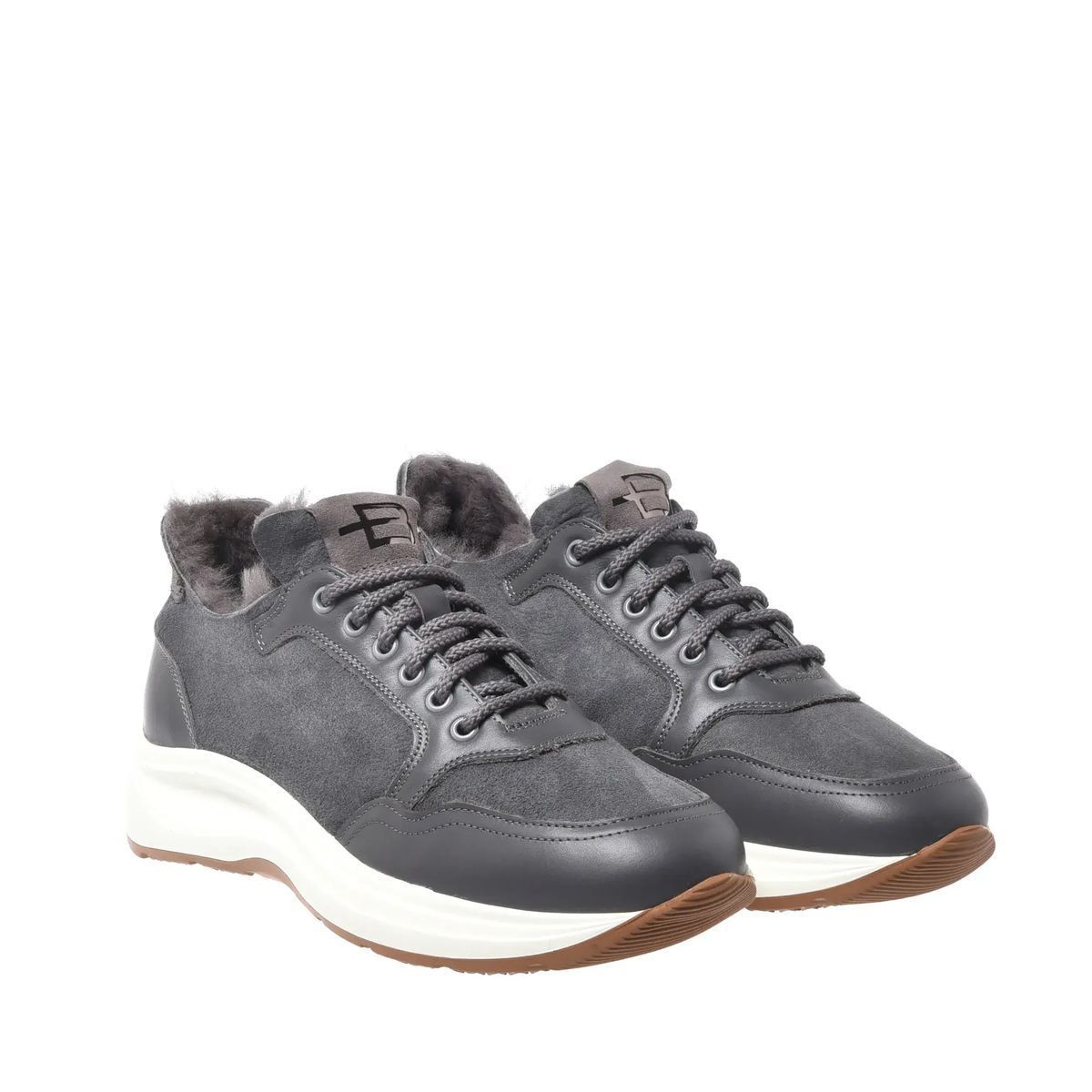 Graue Sneaker aus Wildleder und Leder