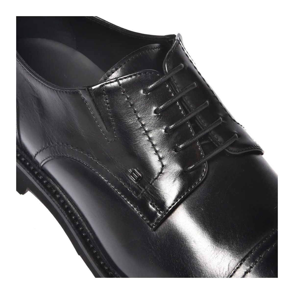 Oxford-Schuhe mit Lederkappe
