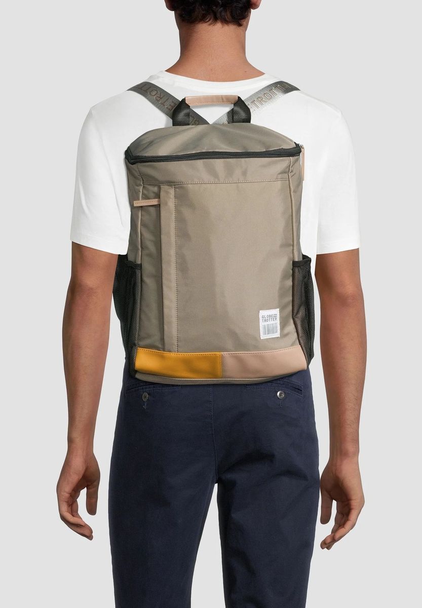 Beiger Freizeitrucksack mit Laptopfach