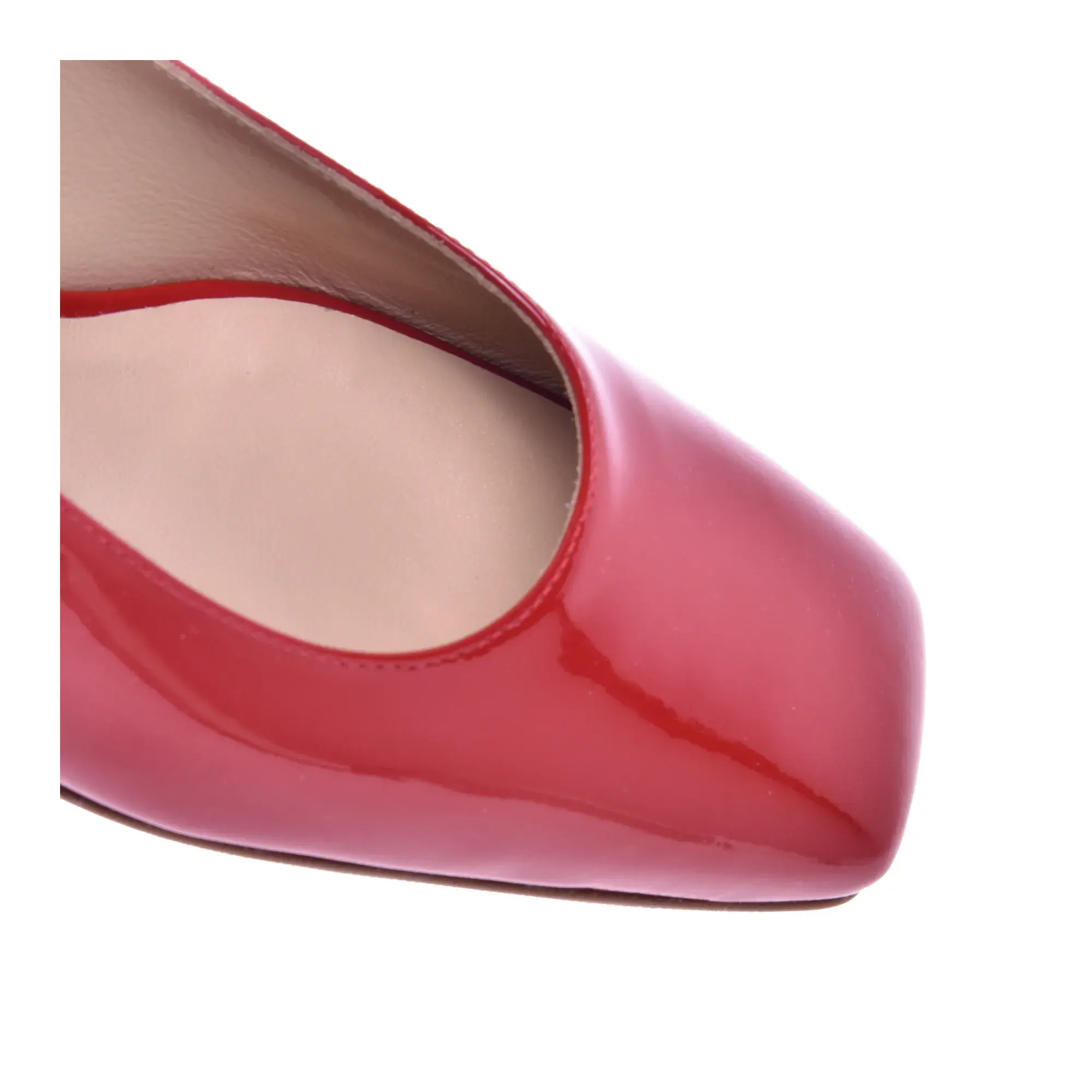 Rote Pumps mit Blockabsatz aus Lackleder