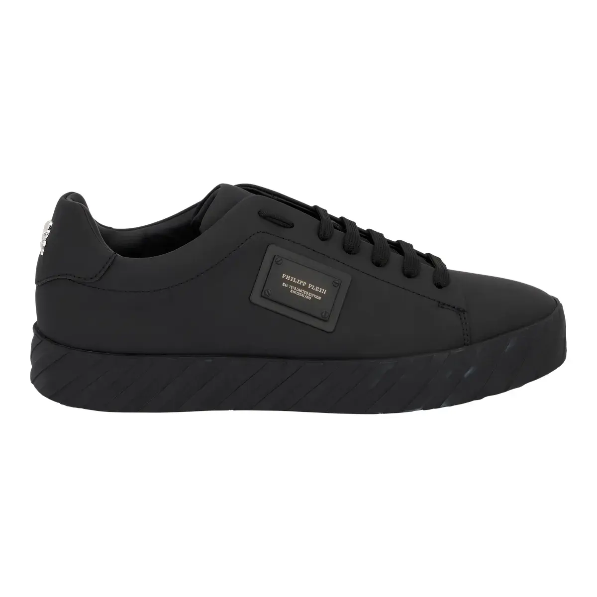 Matte schwarze Low-Top-Sneakers