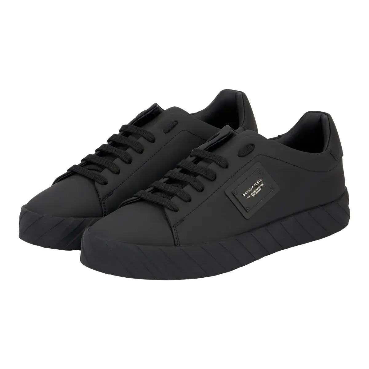 Matte schwarze Low-Top-Sneakers